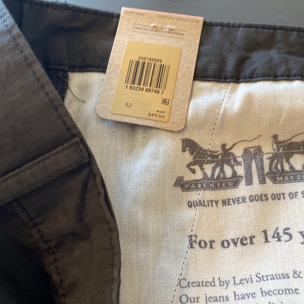 Nwt Levi’s 52 Big & Tall Black Grey Carrier Cargo Shorts - Picture 13 of 16